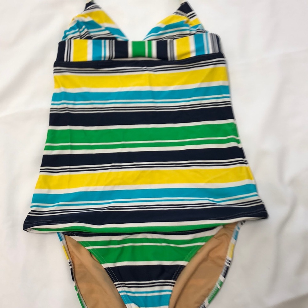 Cute striped tankini Sz M (top) Sz L (bottoms)
